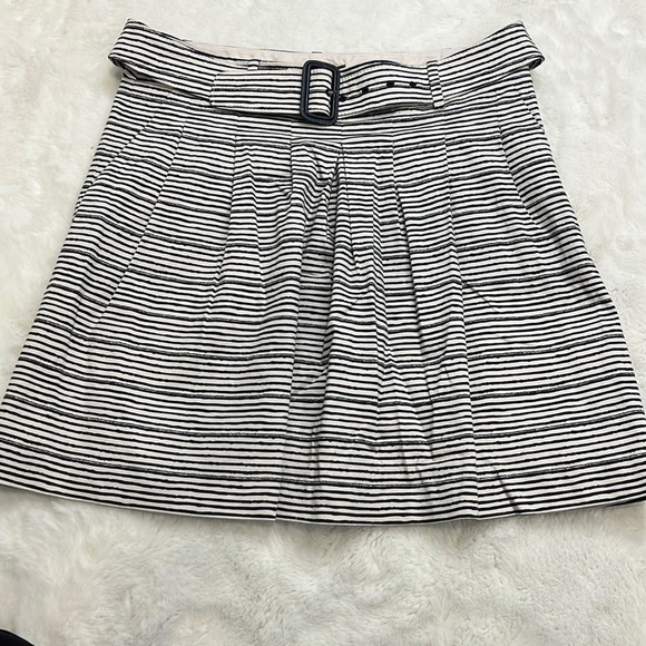 Outback Red Navy striped skirt size 10 with front pleats and belt with size zip - Picture 1 of 12